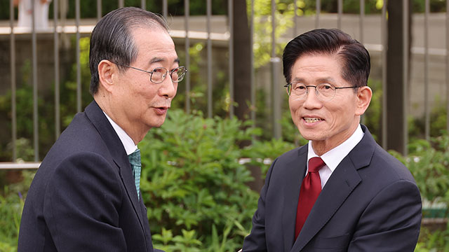 [속보] 김문수-한덕수 단일화 실무협상 결렬…‘여론조사 역선택 방지’ 이견 