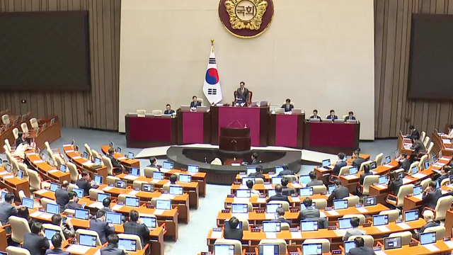 여당 주도로 ‘대법관 증원법’ 법사소위 통과…내일 본회의 특검법도 기사 이미지