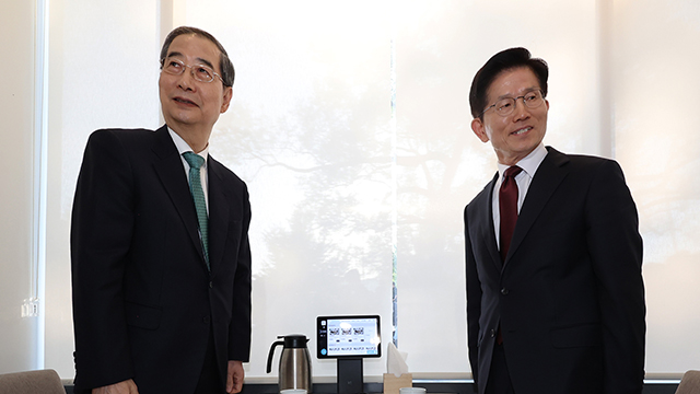 [속보] 김문수-한덕수 회동 75분 만에 종료…“합의된 내용 없어”