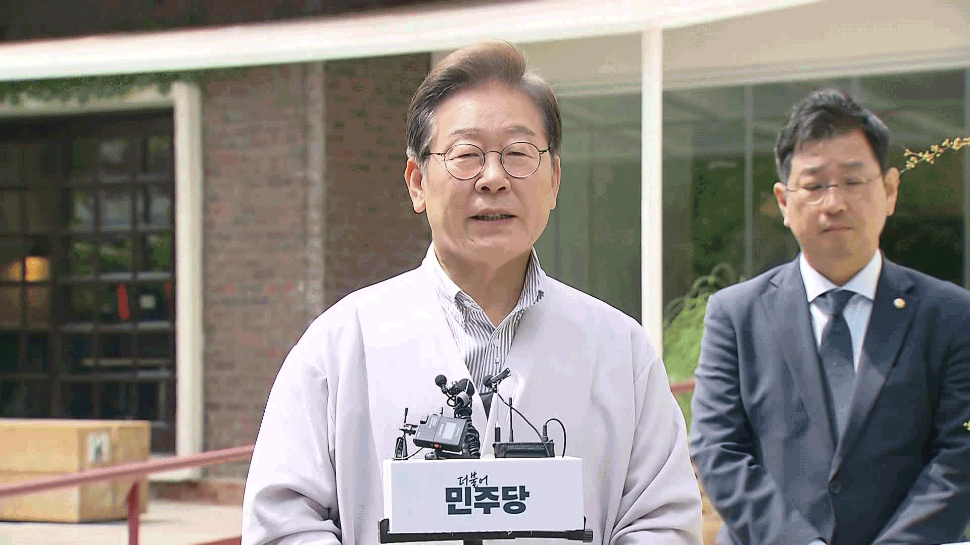 이재명, “당연한 결정” 환영…사법부 압박은 계속