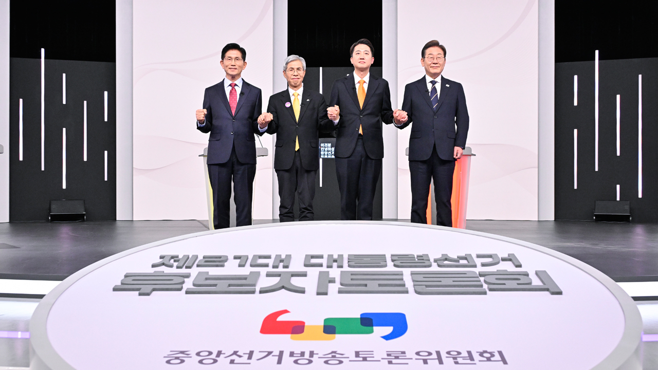 첫 TV토론…이재명 “유능한 일꾼” 김문수 “일자리 <br>대통령”