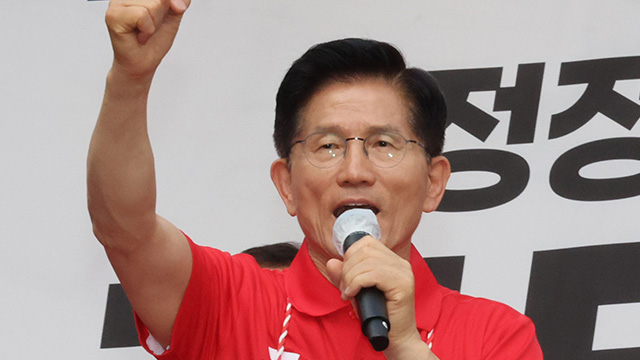 김문수, 경북서 집중 유세…박정희 전 대통령 생가 참배