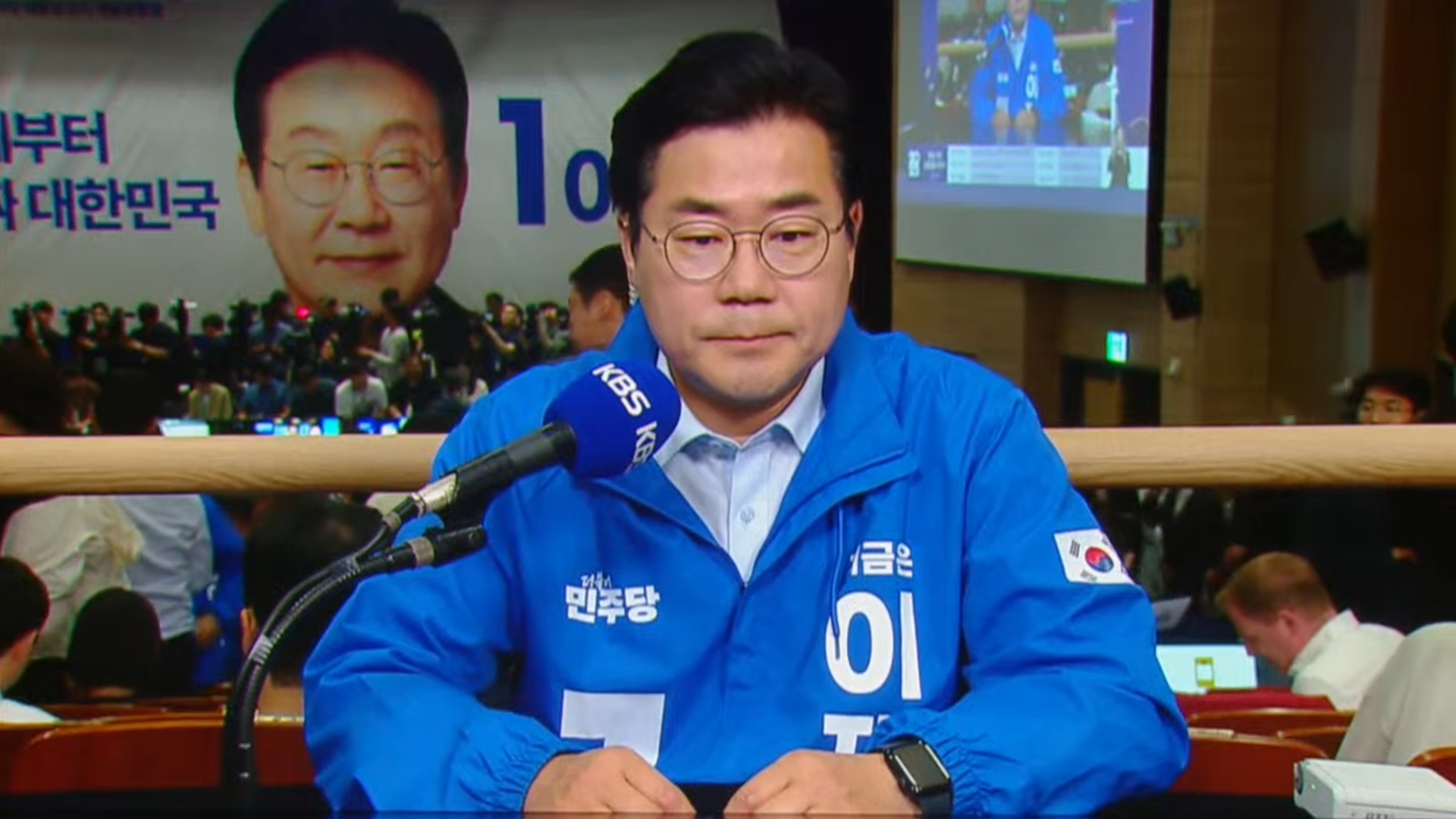 [현장연결] 더불어민주당 박찬대 상임총괄선대위원장 이 시각 선대위 상황