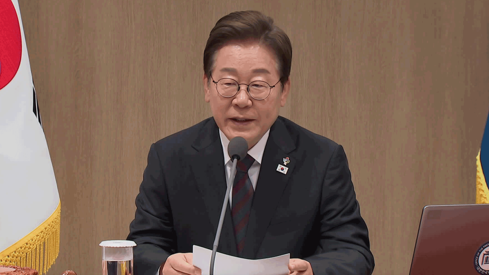 이 대통령 “소모적 적대 행위 중단…남북 대화채널 복구”
