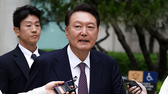 윤, 경찰 3차 소환 ‘불출석’ 의견서 제출…경찰 “19일까지는 기다릴 것”