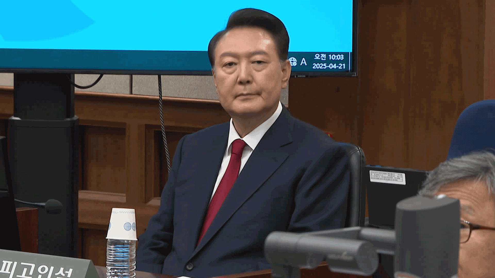 윤 ‘3차 소환’도 불응…<br>경찰, “특검과 체포영장 등 협의”
