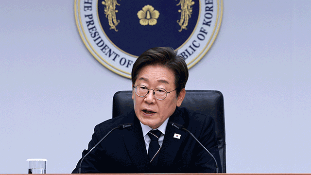 이 대통령, 민주당 신임 원내대표단 초청 만찬