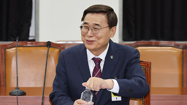 [속보] 여야, 이종석 국정원장 후보자 인사청문 경과보고서 채택