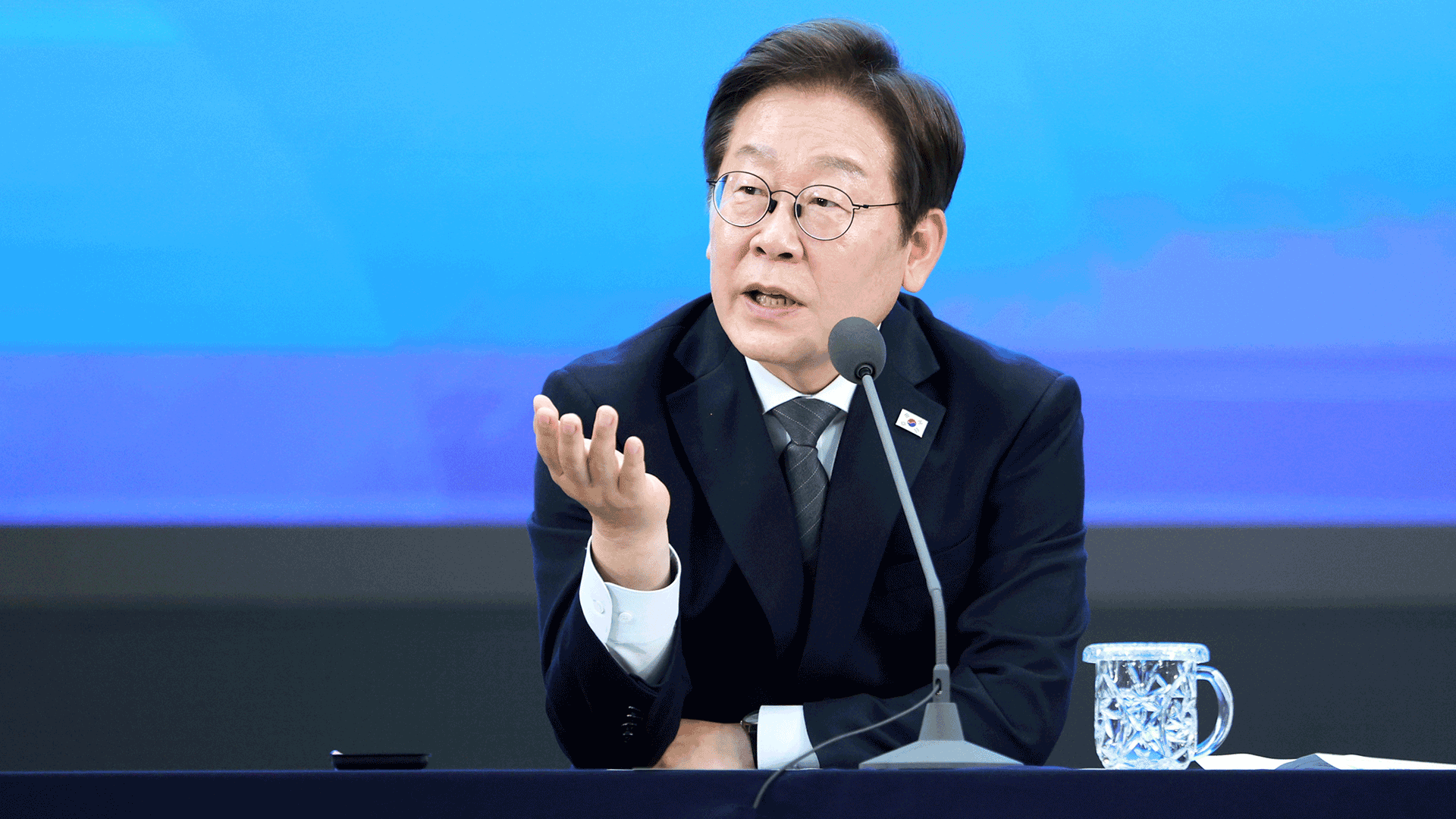 이 대통령, 호남 찾아 민심 청취 …군 공항 이전 TF 구성 지시