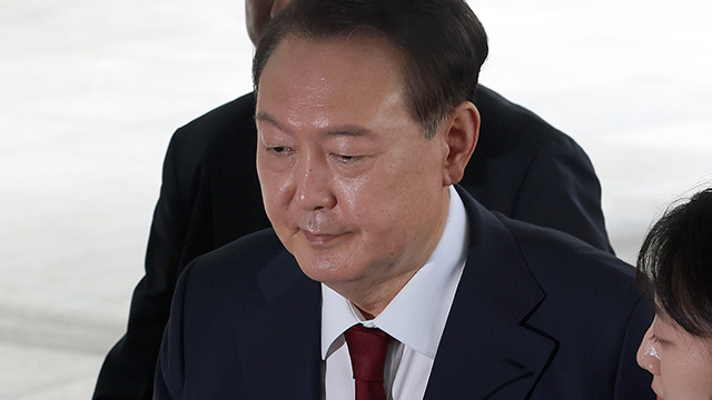 내란 특검 “윤석열 오전 조사 끝…‘체포 방해’ 조사 후 국회의결 방해·외환죄 조사”
