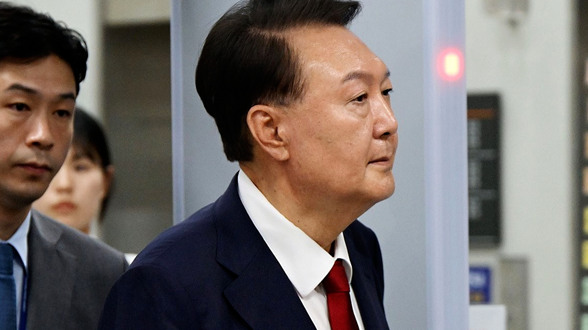 윤 출석 내일도 불투명…법무부 “윤 처우 문제 없어”