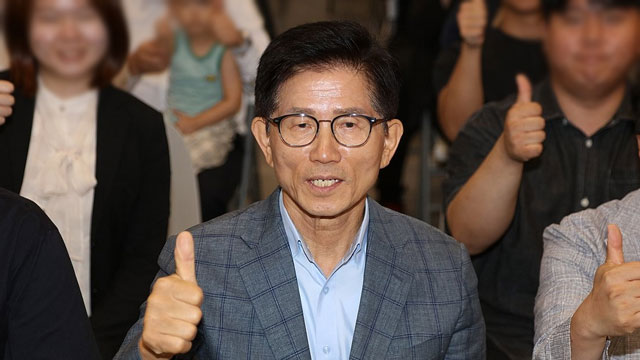김문수, 당 대표 출마 공식화…“내부 힘싸움 말고 잘 싸우는 야당 돼야” 기사 이미지